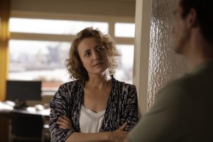 Maren Eggert als Anthropologin Alma in Maria Schraders ICH BIN DEIN MENSCH. (©Christine Fenzl/Majestic)